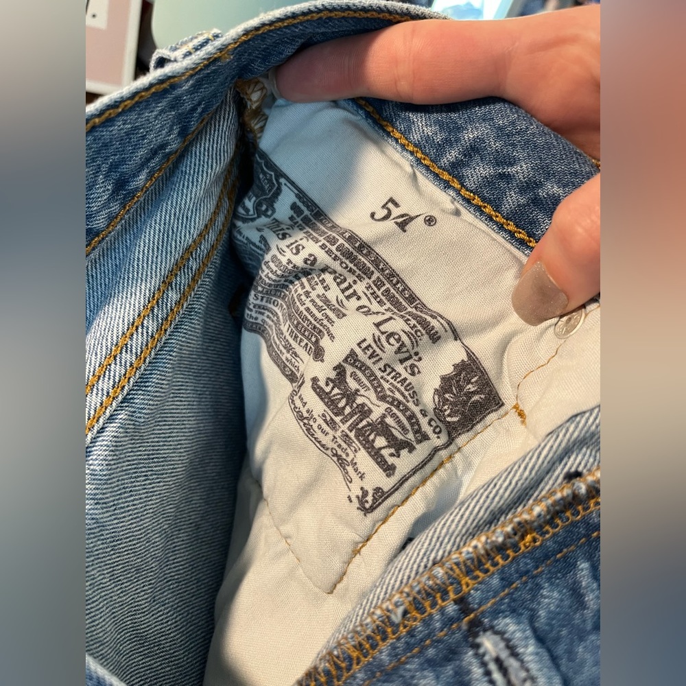 Ripped 501 Demi Levi shorts